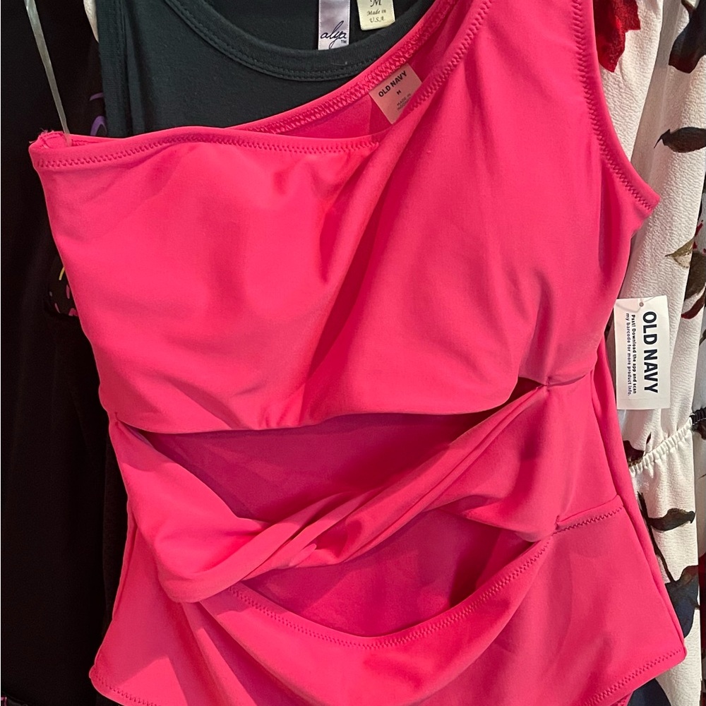 #017 Old Navy Women's Pink Swimsuit NWT